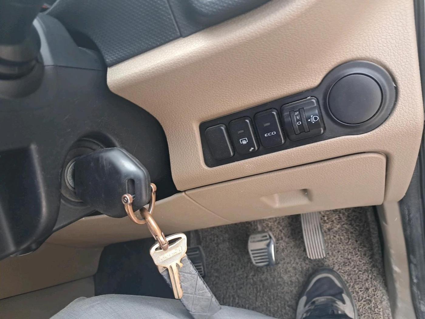 2017 Mahindra TUV300 T6 PLUS, Diesel, Manual, 1,32,744 km, interior