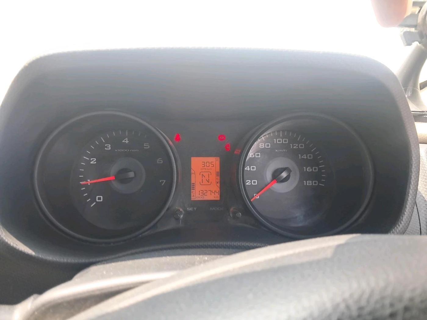 2017 Mahindra TUV300 T6 PLUS, Diesel, Manual, 1,32,744 km, interior