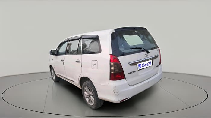 2012 Toyota Innova 2.5 GX 7 STR, Diesel, Manual, 1,64,177 km, exterior