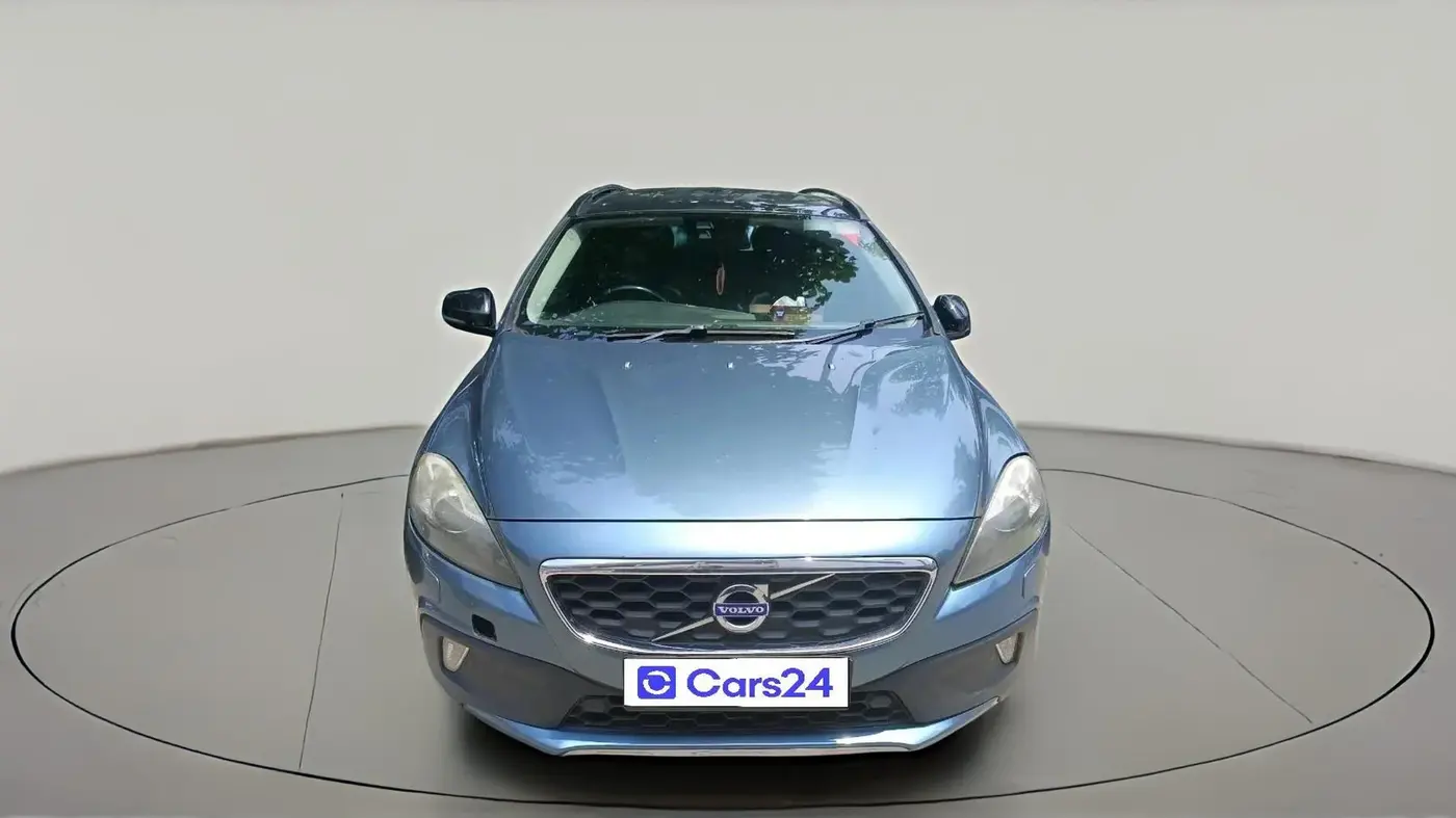 2013 Volvo V40 Cross Country D3, Diesel, Automatic, 1,15,933 km, exterior
