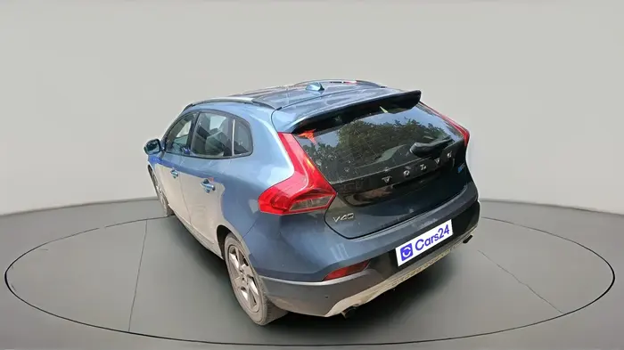 2013 Volvo V40 Cross Country D3, Diesel, Automatic, 1,15,933 km, exterior