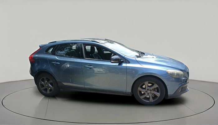 2013 Volvo V40 Cross Country D3, Diesel, Automatic, 1,15,933 km, exterior