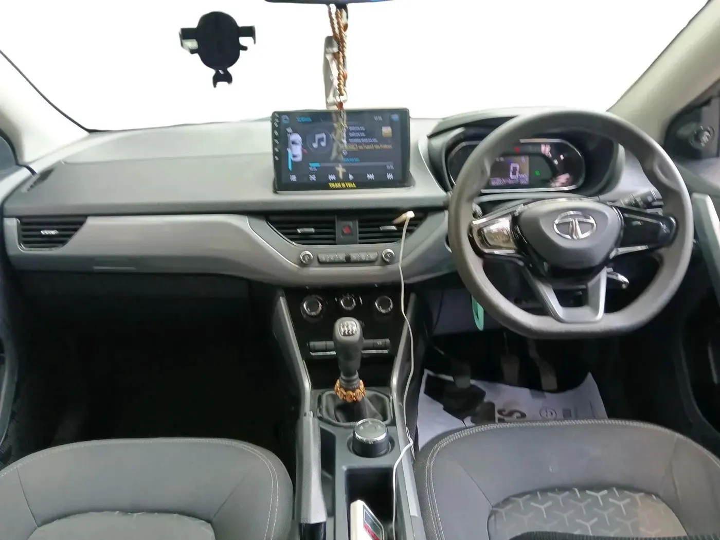 2022 Tata NEXON XM DIESEL, Diesel, Manual, 80,302 km, interior