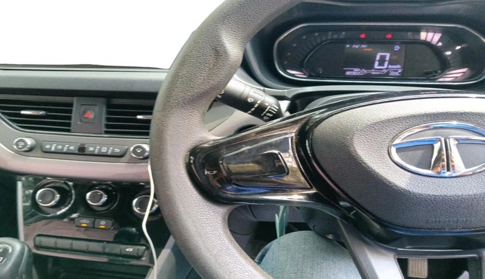 2022 Tata NEXON XM DIESEL, Diesel, Manual, 80,302 km, interior