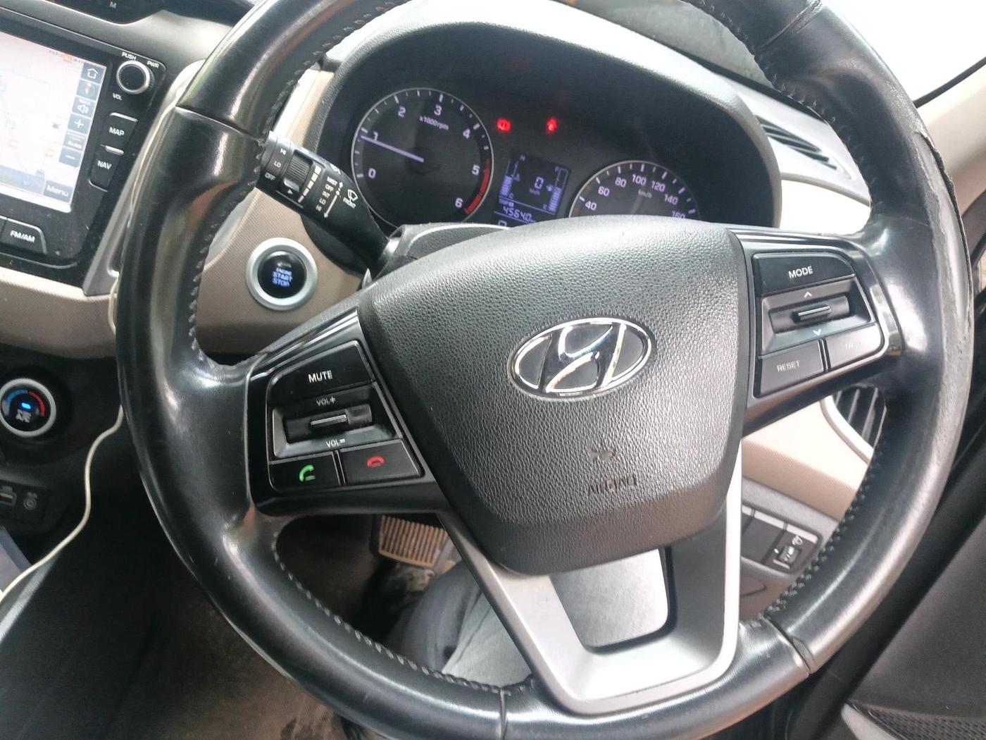2017 Hyundai Creta SX PLUS AT 1.6 DIESEL, Diesel, Automatic, 1,39,274 km, interior