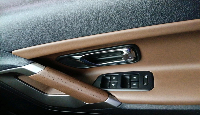 2020 Tata Harrier XZA 2.0L, Diesel, Automatic, 90,995 km, interior
