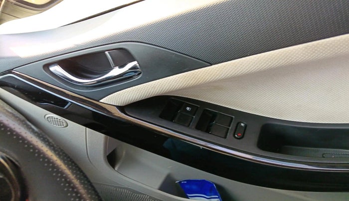 2020 Tata NEXON XZ PLUS PETROL, Petrol, Manual, 1,06,614 km, interior