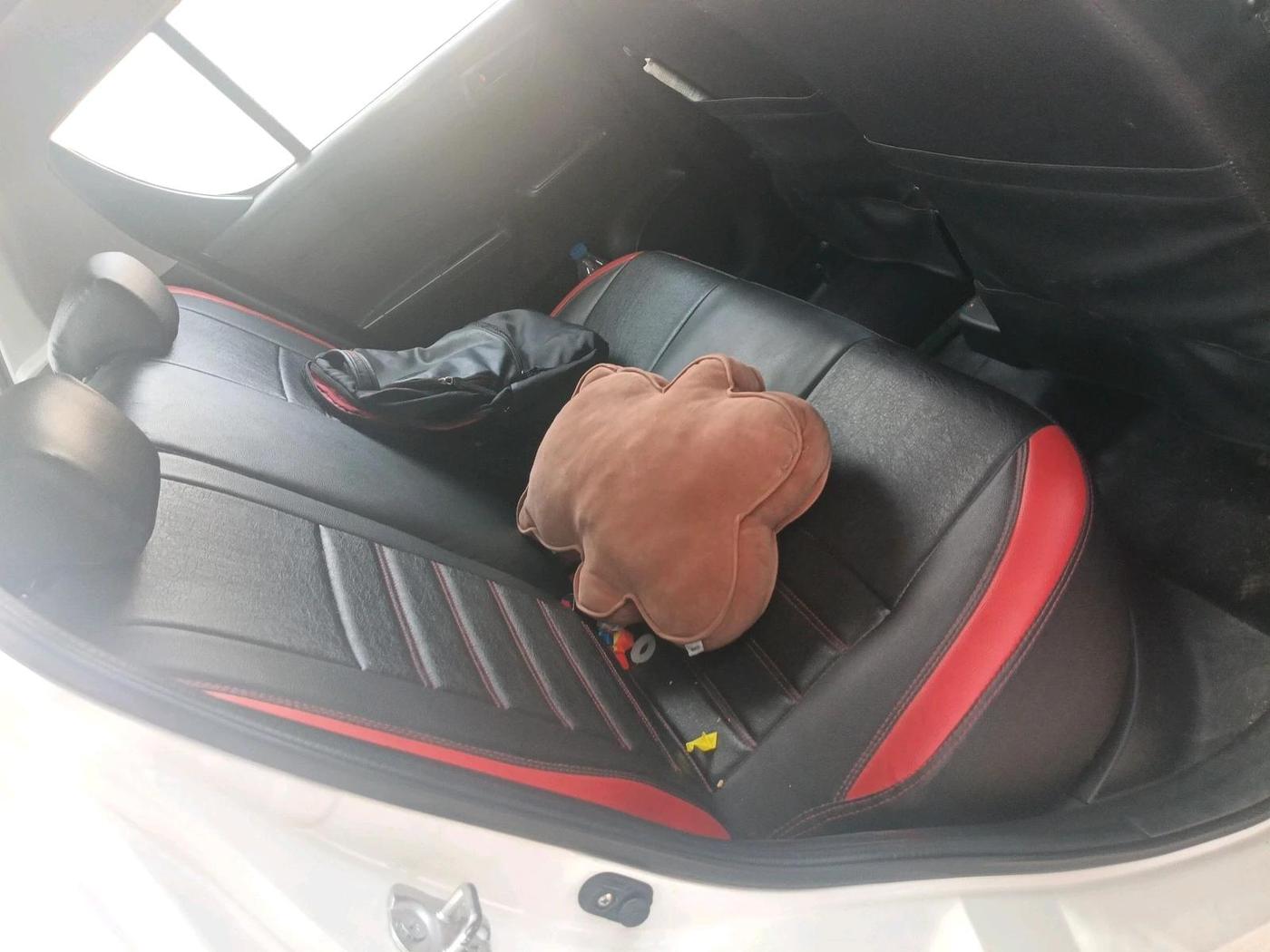 2017 Maruti Swift LXI (O), Petrol, Manual, 1,10,033 km, interior