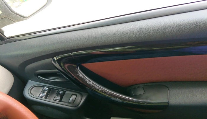 2015 Renault Duster 110 PS RXL DIESEL, Diesel, Manual, 1,15,585 km, interior