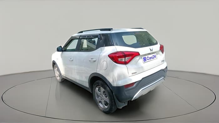 2022 Mahindra XUV300 W6 1.2 PETROL AMT, Petrol, Automatic, 24,909 km, exterior