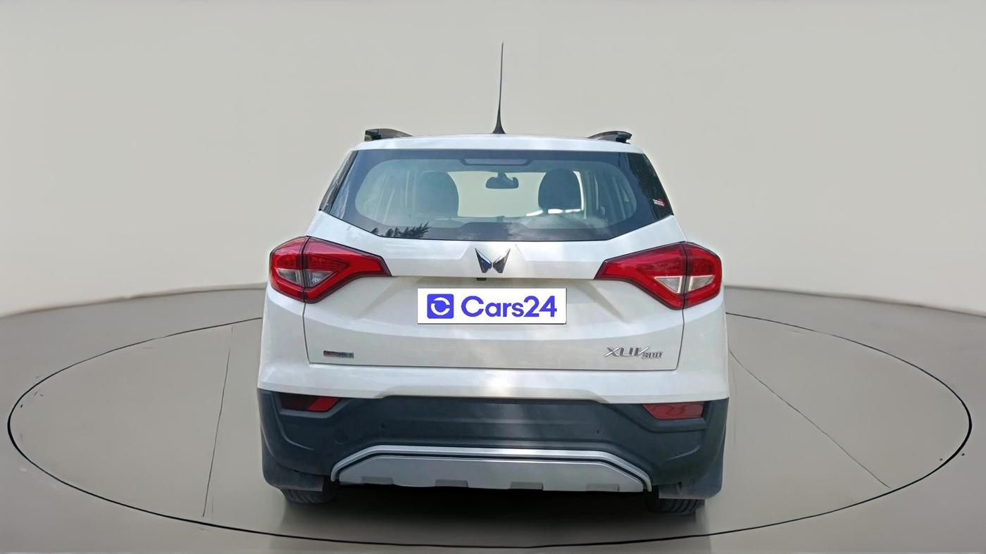 2022 Mahindra XUV300 W6 1.2 PETROL AMT, Petrol, Automatic, 24,909 km, exterior