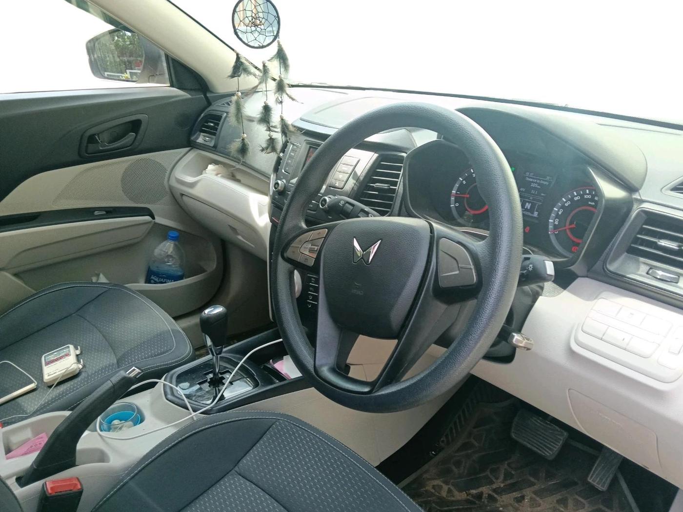 2022 Mahindra XUV300 W6 1.2 PETROL AMT, Petrol, Automatic, 24,909 km, interior