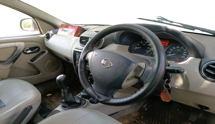 2014 Nissan Terrano XL (D), Diesel, Manual, 1,64,391 km, interior