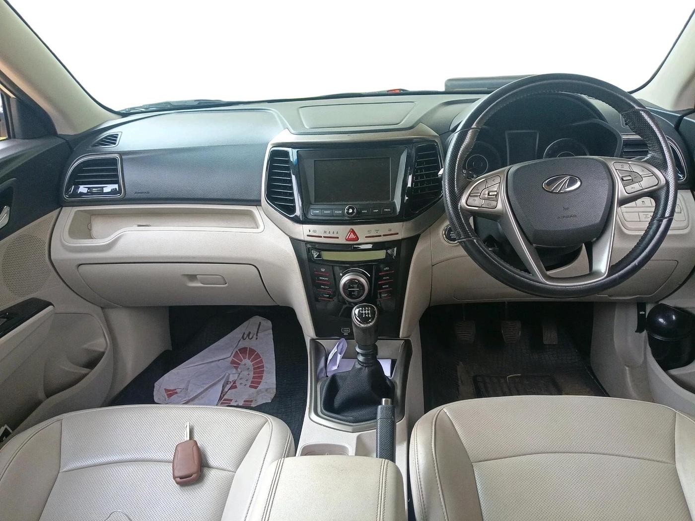 2019 Mahindra XUV300 W8 (O) 1.5 DIESEL, Diesel, Manual, 85,746 km, interior