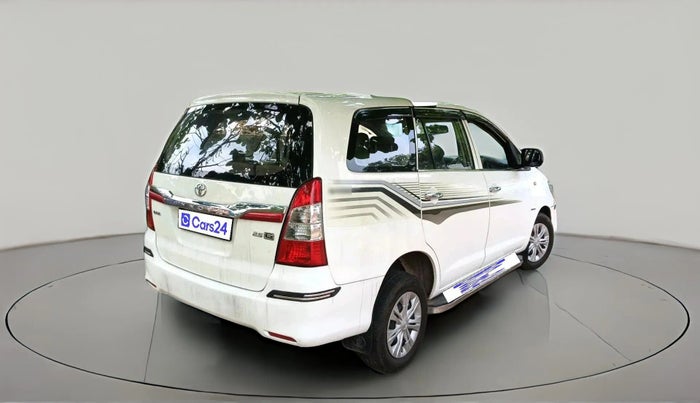 2015 Toyota Innova 2.5 GX 8 STR, Diesel, Manual, 2,02,332 km, exterior