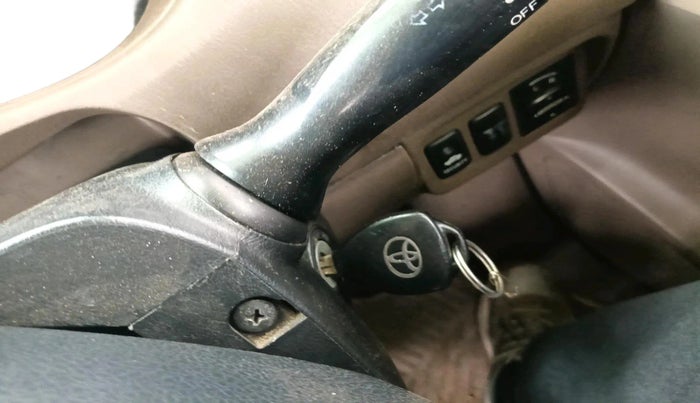 2015 Toyota Innova 2.5 GX 8 STR, Diesel, Manual, 2,02,332 km, interior