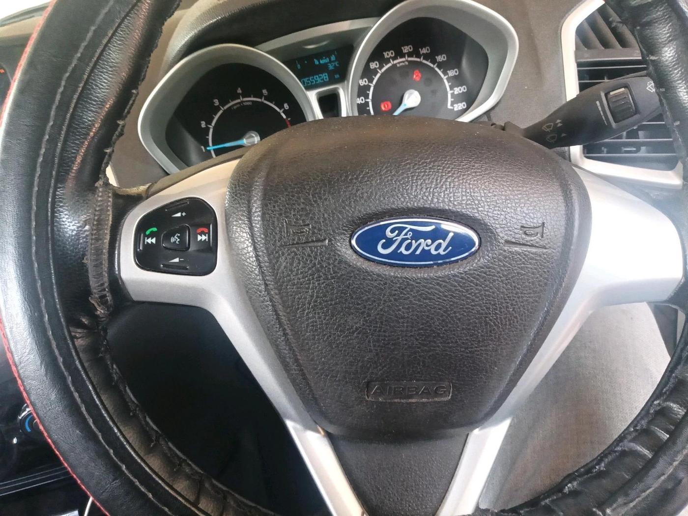 2013 Ford Ecosport TITANIUM 1.0L ECOBOOST, Petrol, Manual, 55,928 km, interior