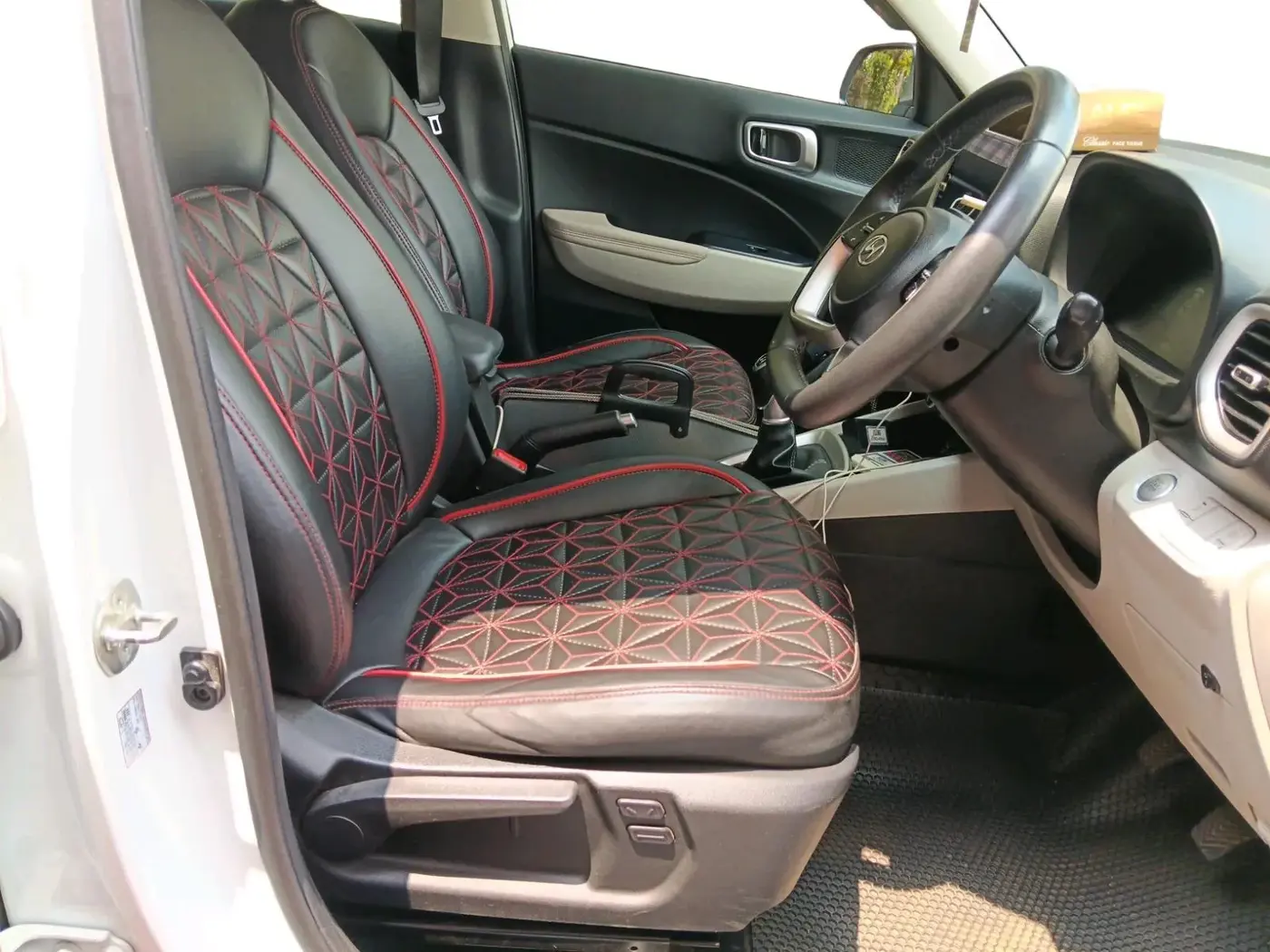 2023 Hyundai VENUE SX (O) 1.5 CRDI, Diesel, Manual, 58,319 km, interior