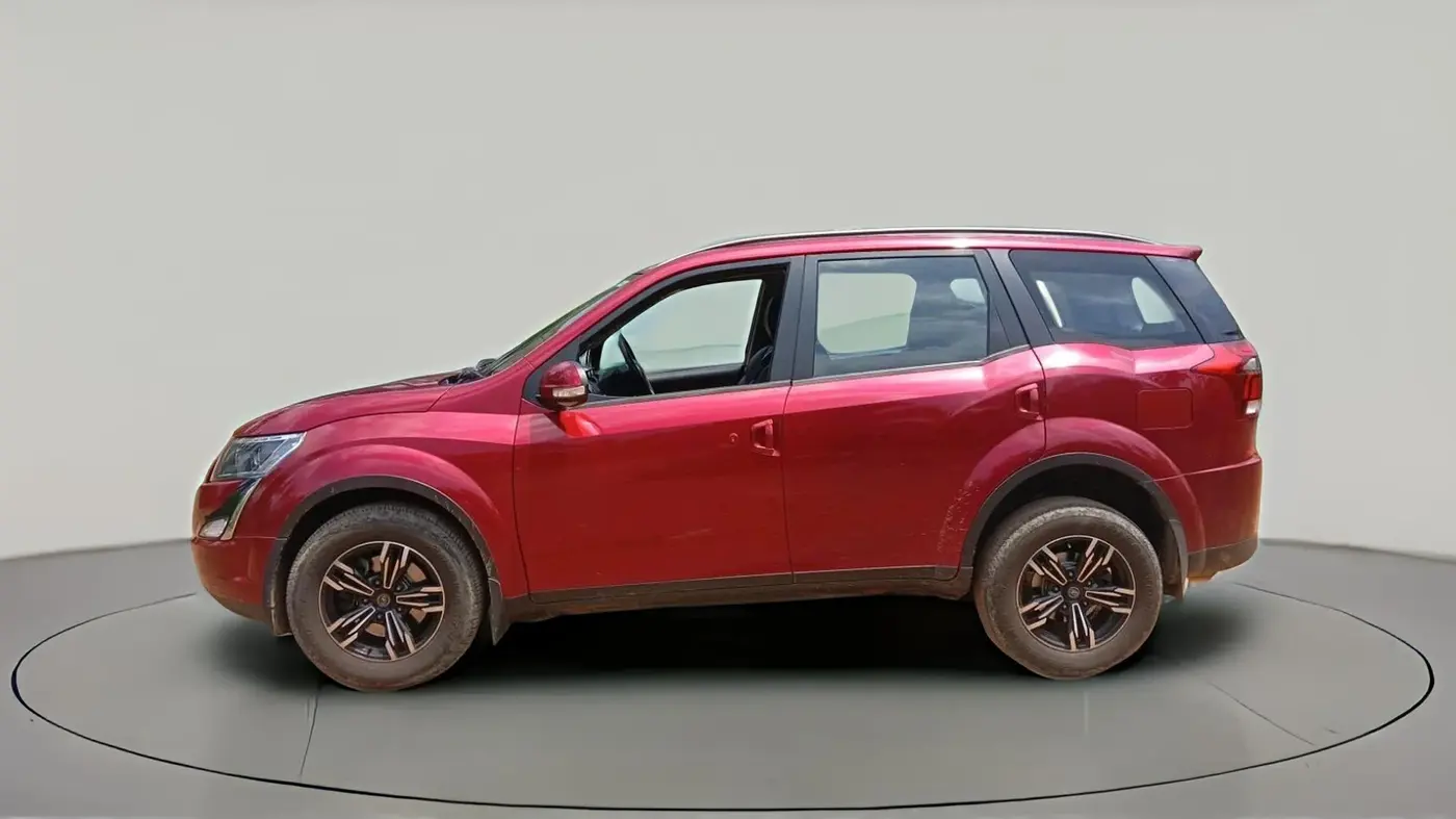 2018 Mahindra XUV500 W9, Diesel, Manual, 1,10,643 km, exterior