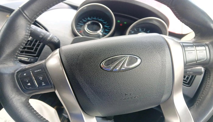 2018 Mahindra XUV500 W9, Diesel, Manual, 1,10,643 km, interior