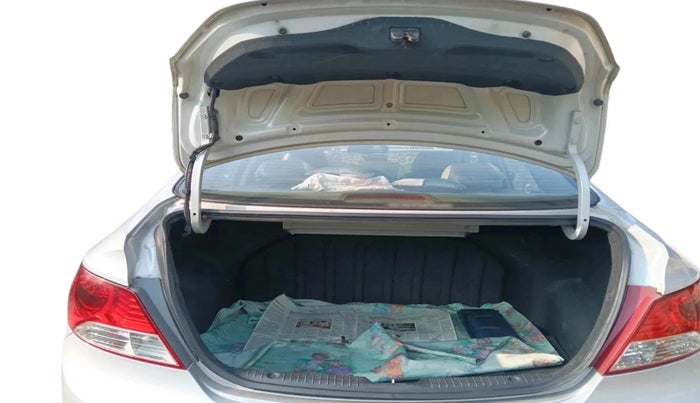 2012 Hyundai Verna FLUIDIC 1.6 CRDI SX, Diesel, Manual, 95,284 km, exterior