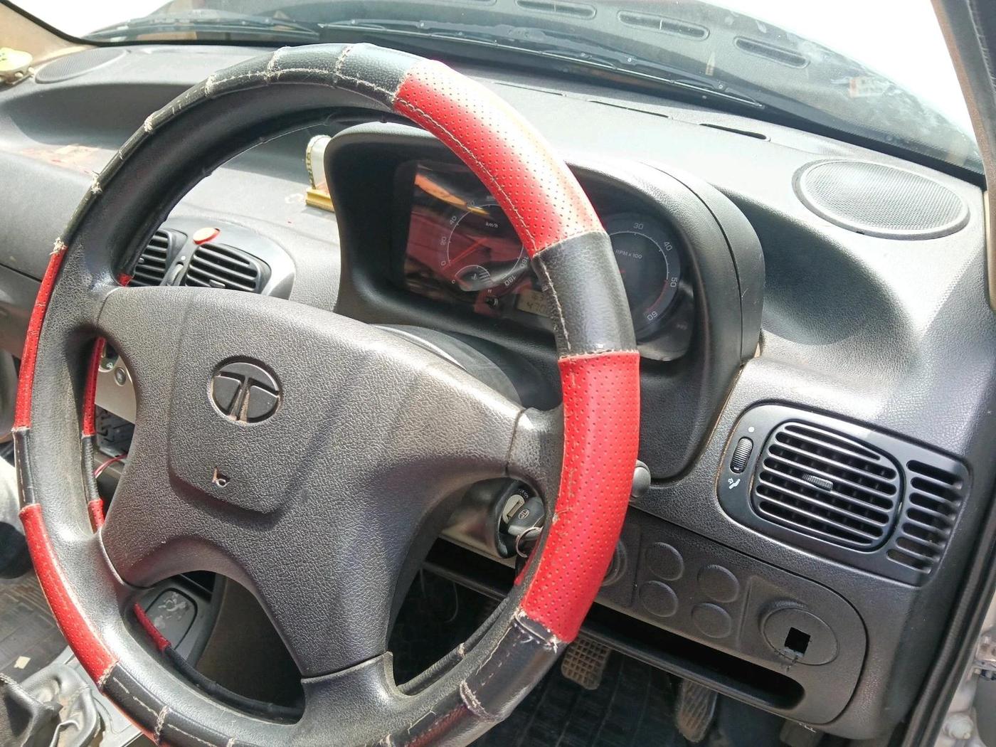 2015 Tata Indica V2 LS DIESEL, Diesel, Manual, 76,343 km, interior
