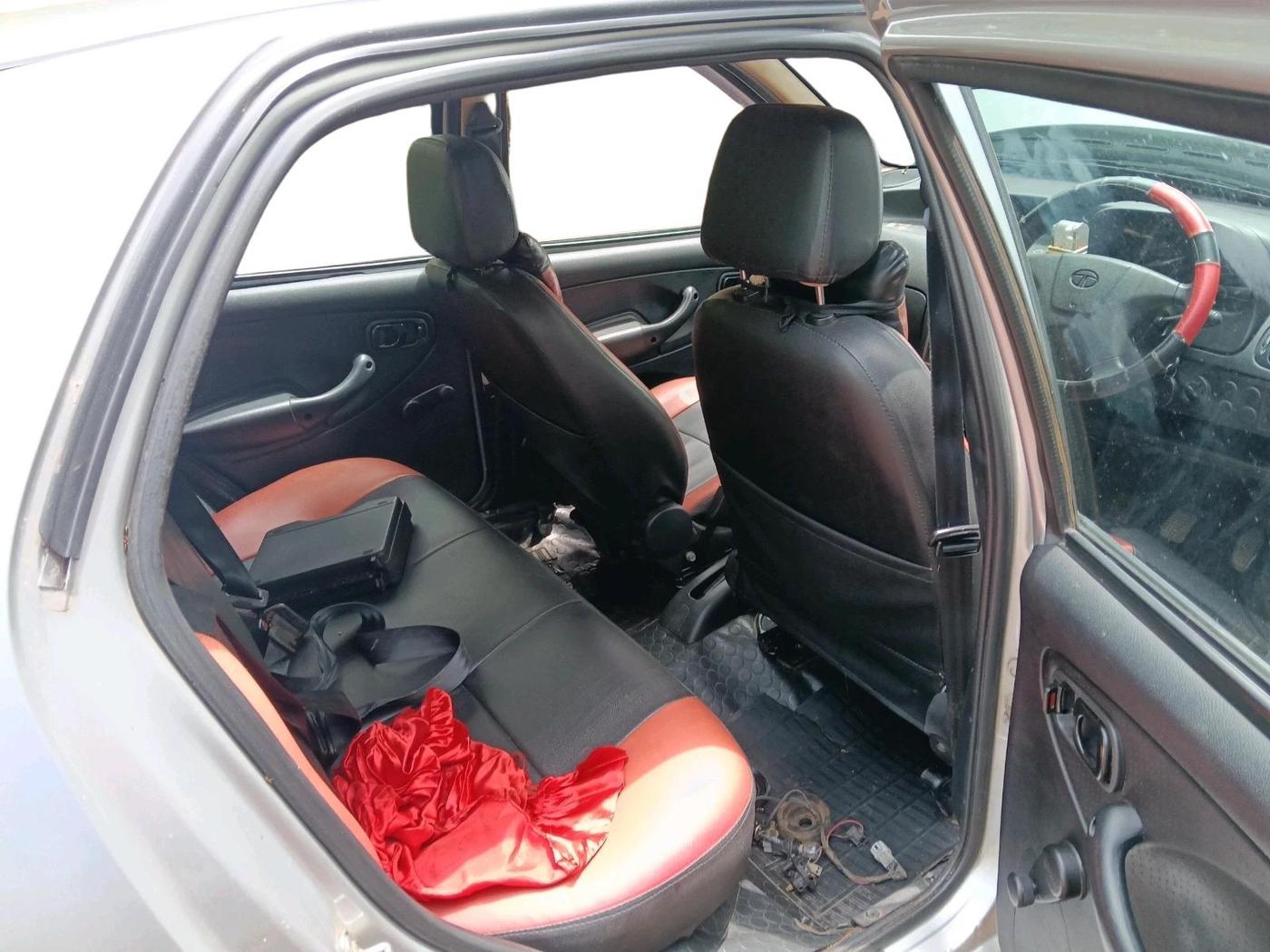 2015 Tata Indica V2 LS DIESEL, Diesel, Manual, 76,343 km, interior