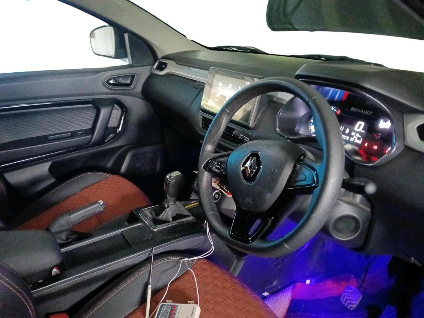 2025 Renault Kiger RXT (O) AMT, Petrol, Automatic, 6,018 km, interior