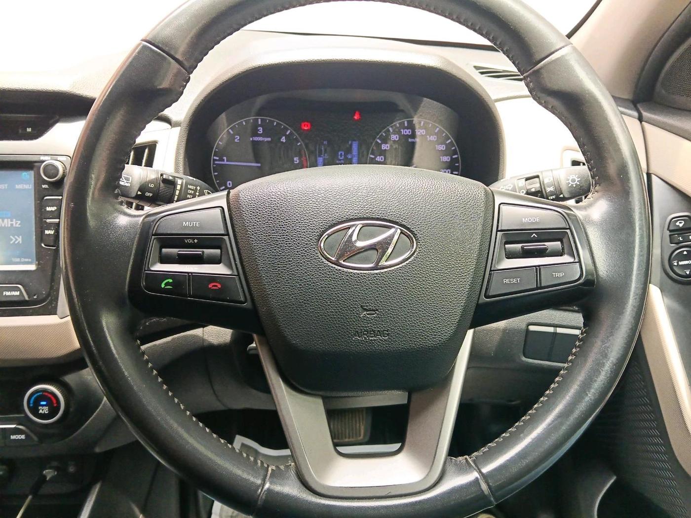2017 Hyundai Creta SX PLUS AT 1.6 DIESEL, Diesel, Automatic, 1,05,770 km, interior