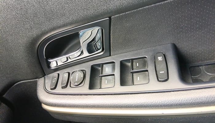 2017 Tata Hexa XT 4X2 6 STR, Diesel, Manual, 83,532 km, interior