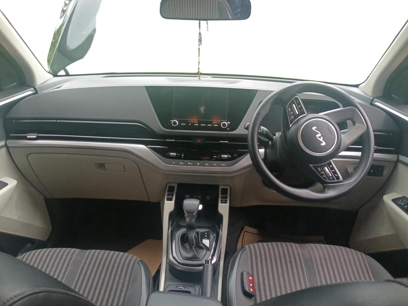 2023 KIA CARENS PRESTIGE PLUS 1.4 PETROL DCT 7 STR, Petrol, Automatic, 60,678 km, interior
