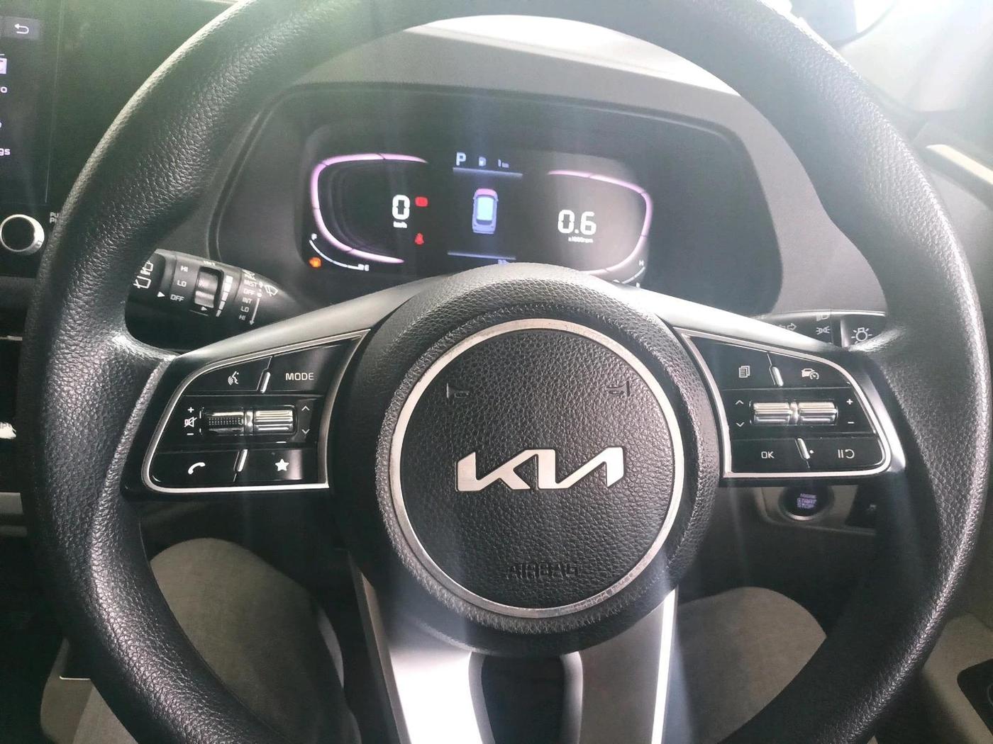 2023 KIA CARENS PRESTIGE PLUS 1.4 PETROL DCT 7 STR, Petrol, Automatic, 60,678 km, interior