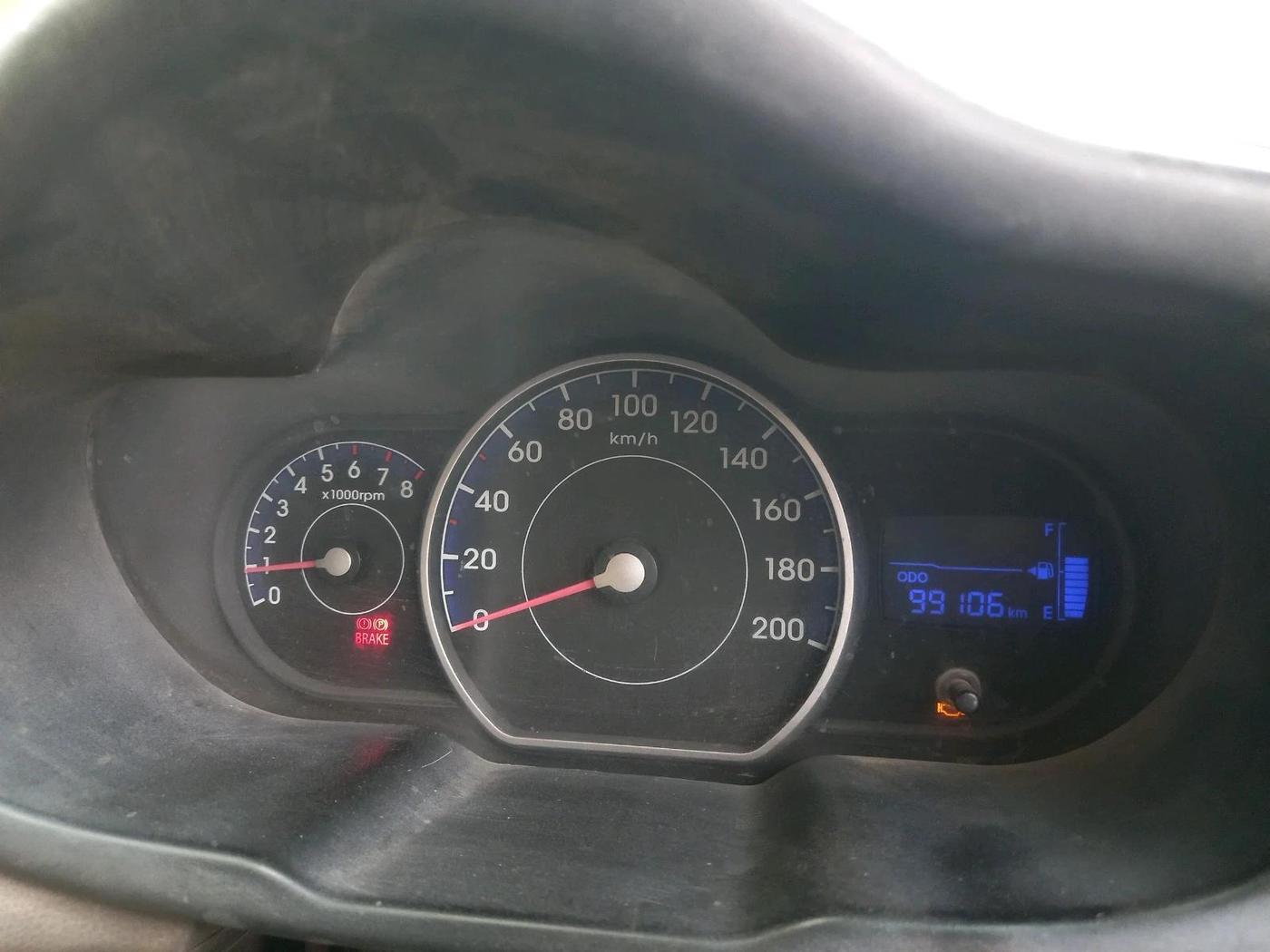 2012 Hyundai i10 MAGNA 1.1, CNG, Manual, 99,106 km, interior