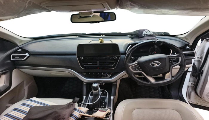 2022 Tata Safari XZA, Diesel, Automatic, 38,363 km, interior