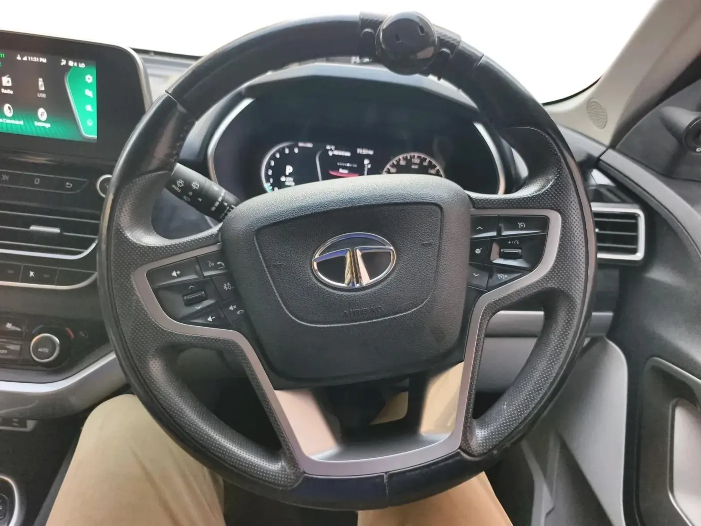 2022 Tata Safari XZA, Diesel, Automatic, 38,363 km, interior