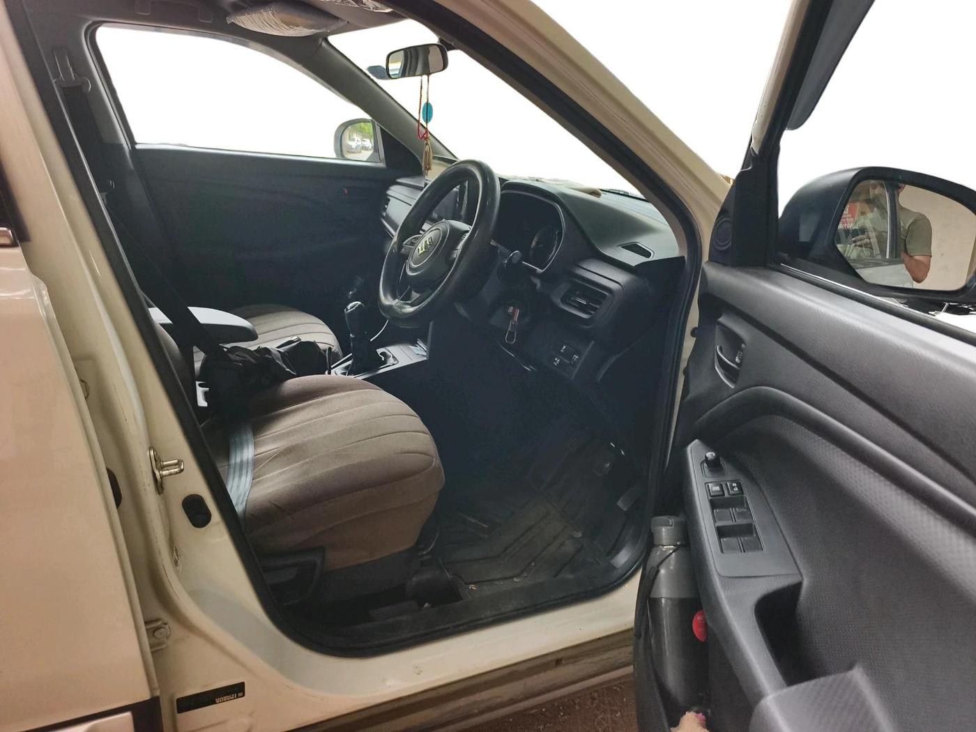 2025 Maruti BREZZA LXI S- CNG, CNG, Manual, 31,484 km, interior