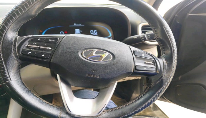 2022 Hyundai VENUE S(O) 1.2, CNG, Manual, 1,00,178 km, interior