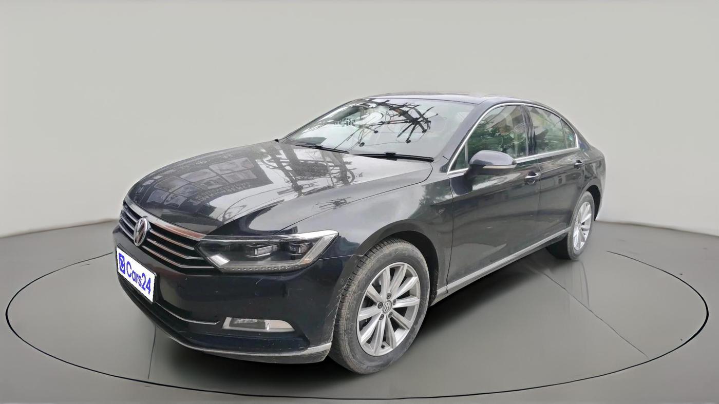 2017 Volkswagen Passat HIGHLINE DSG, Diesel, Automatic, 1,23,285 km, exterior