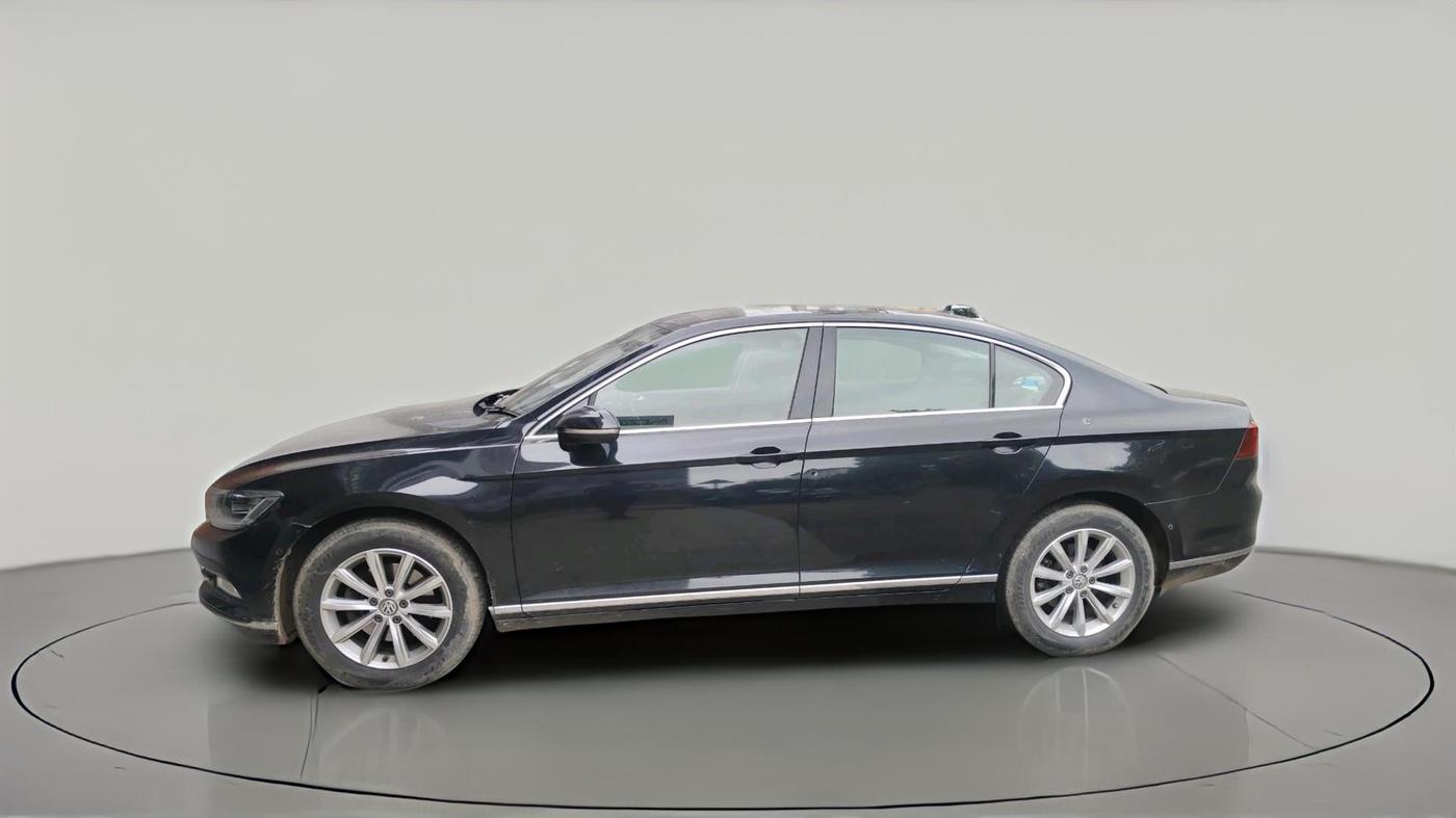 2017 Volkswagen Passat HIGHLINE DSG, Diesel, Automatic, 1,23,285 km, exterior