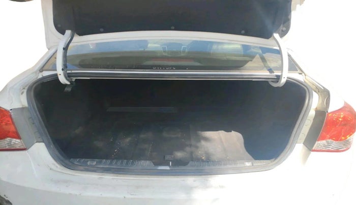 2012 Chevrolet Cruze LTZ AT, Diesel, Automatic, 1,92,848 km, exterior
