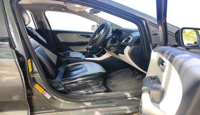 2024 Tata ALTROZ XZ CNG, CNG, Manual, 80,728 km, interior