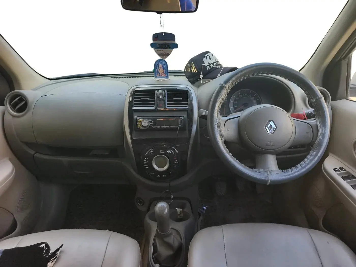 2014 Renault Pulse RXL DIESEL, Diesel, Manual, 1,18,062 km, interior