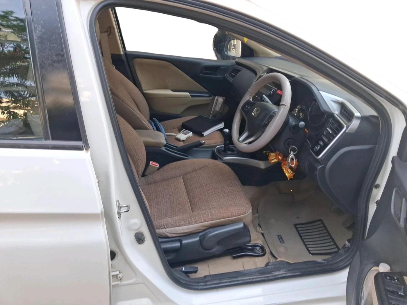 2014 Honda City 1.5L I-DTEC SV, Diesel, Manual, 1,26,964 km, interior