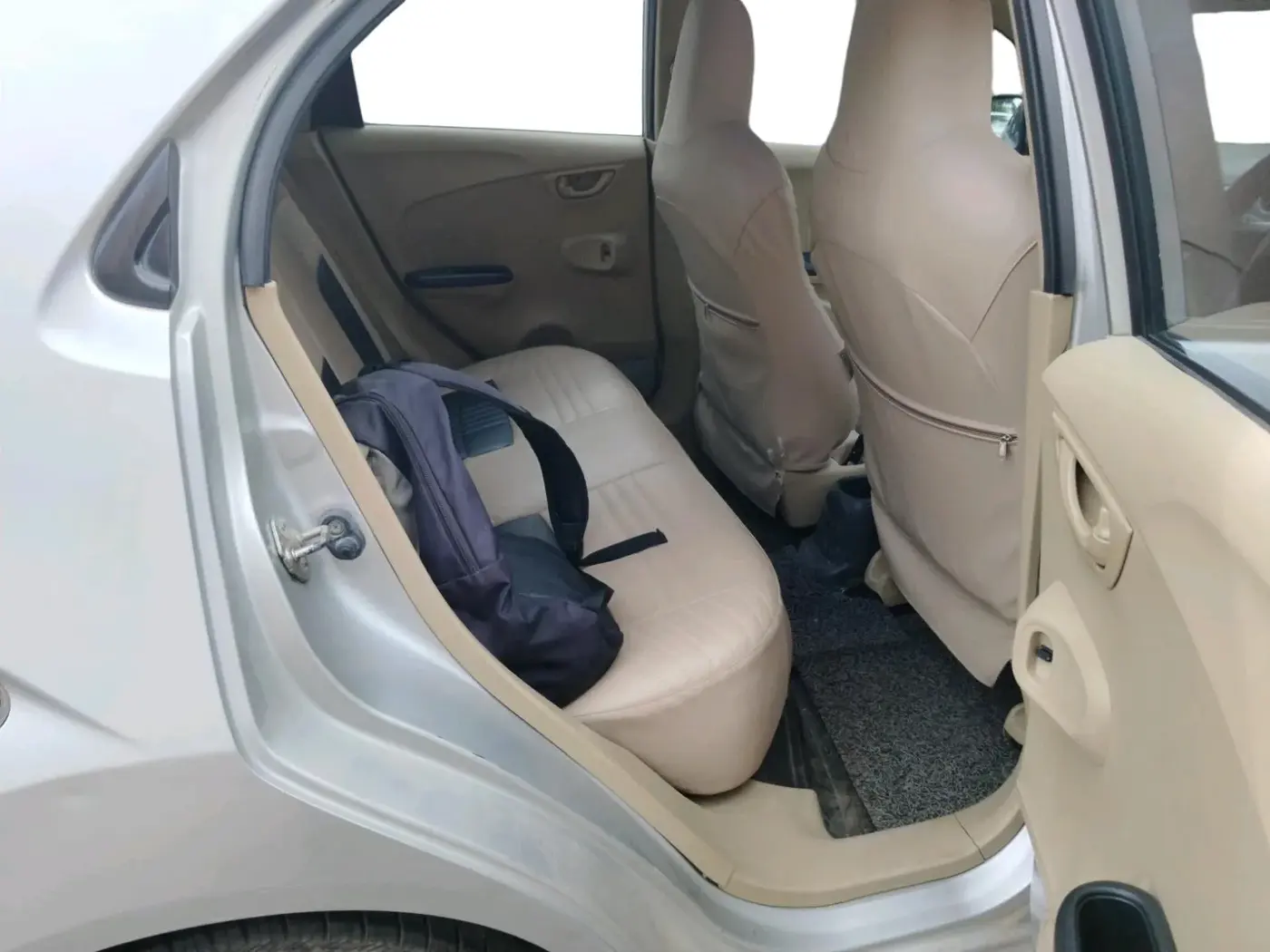 2015 Honda Brio S MT, CNG, Manual, 90,411 km, interior