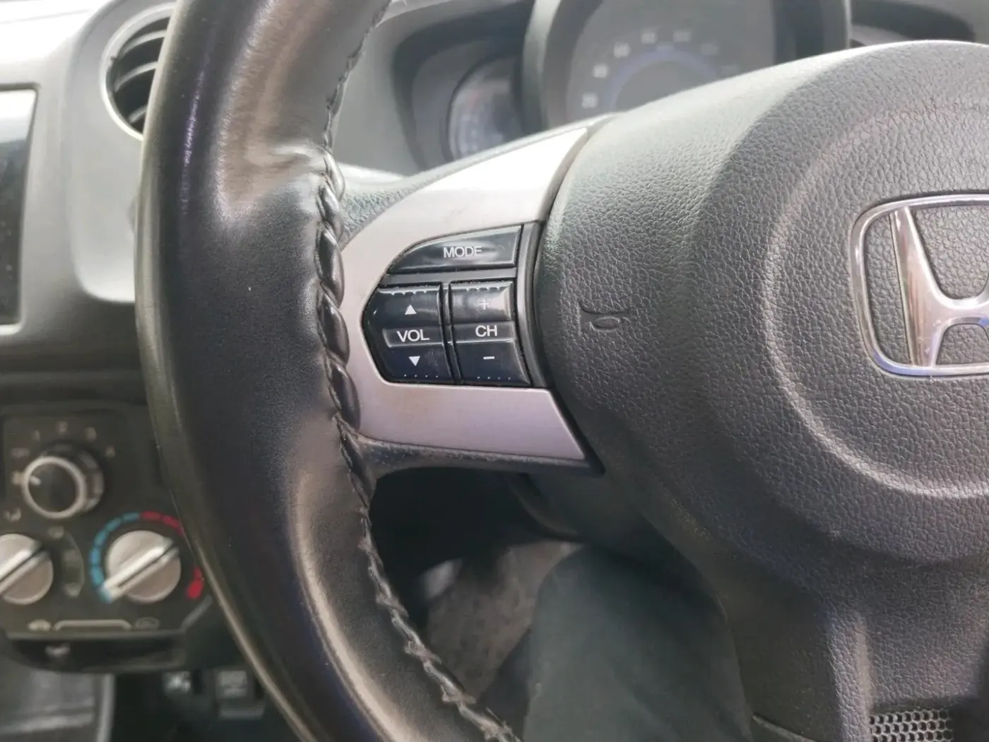 2015 Honda Brio S MT, CNG, Manual, 90,411 km, interior