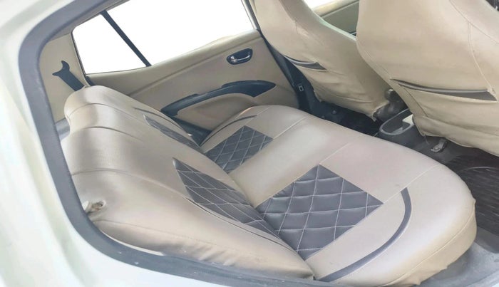 2011 Hyundai i10 MAGNA 1.2, CNG, Manual, 1,13,670 km, interior