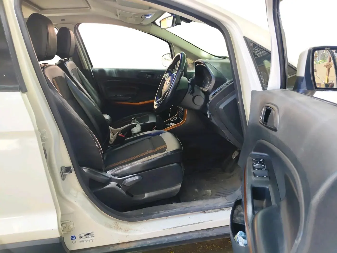 2018 Ford Ecosport TITANIUM 1.5L SPORTS(SUNROOF) DIESEL, Diesel, Manual, 1,04,048 km, interior