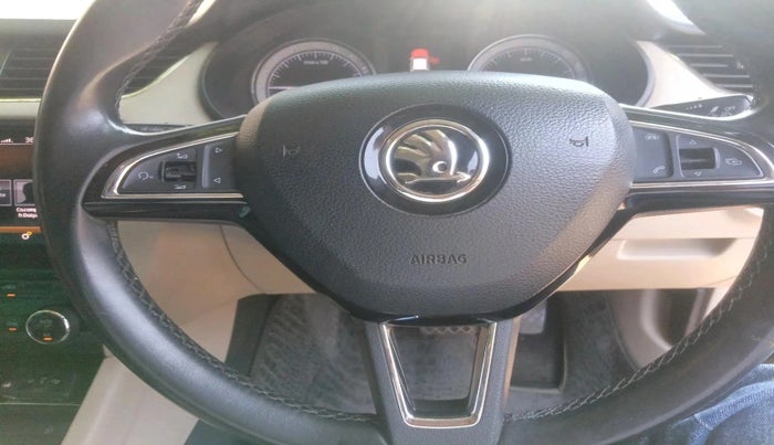 2017 Skoda Octavia 2.0 TDI L&K AT, Diesel, Automatic, 1,04,437 km, interior