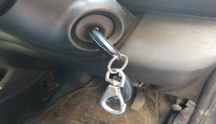 2017 Renault Kwid RXL 1.0 AMT, Petrol, Automatic, 33,352 km, interior