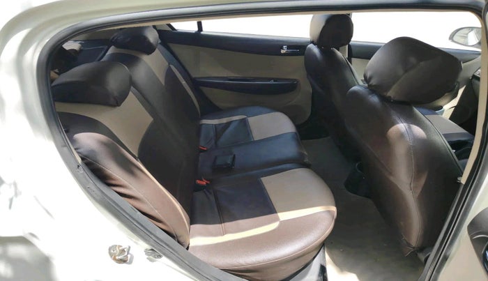 2013 Hyundai i20 SPORTZ 1.4 CRDI, Diesel, Manual, 1,76,011 km, interior